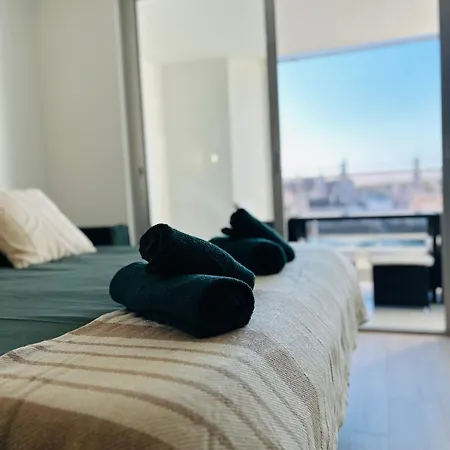 Le Ru'beach - T2 Avec Piscine , Proche De La *